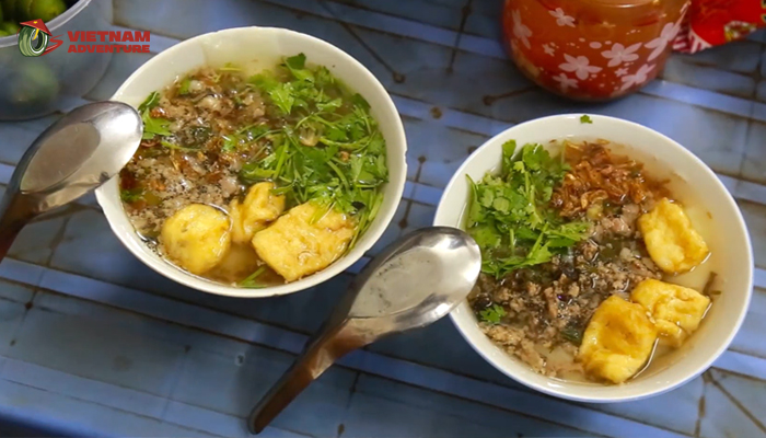 Delicious and attractive bowl of Banh Duc