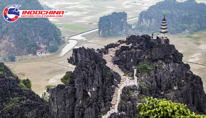 Hang Mua Peak is in many“Ninh Binh what to see” search results