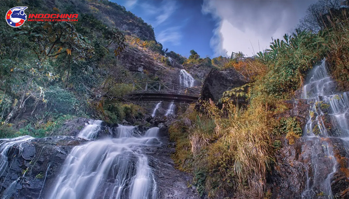 Marvel at the stunning cascade of Silver Waterfall