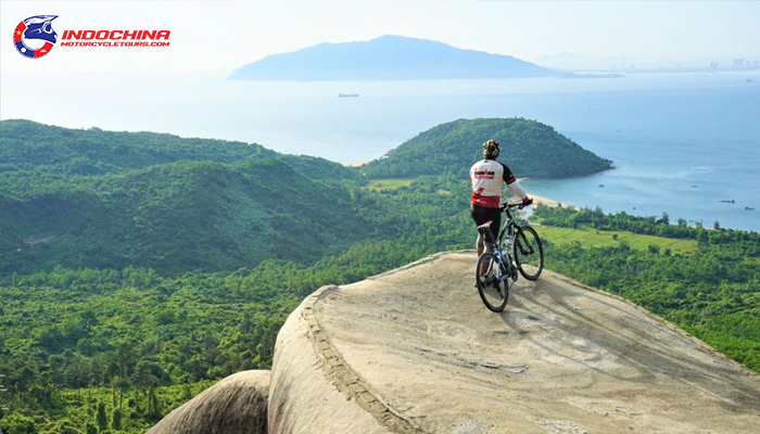 Enjoy the panoramic view of the pass from the high turtle rock