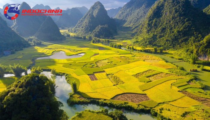 The best time to join Cao Bang tours is during the autumn months