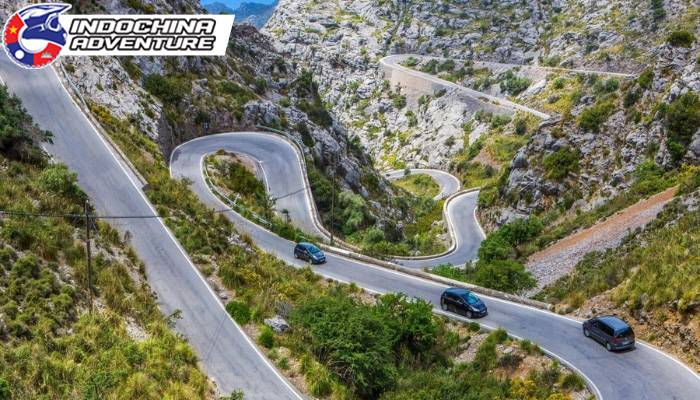 Unveil the magic of the East on the winding roads of Phuong Hoang Pass