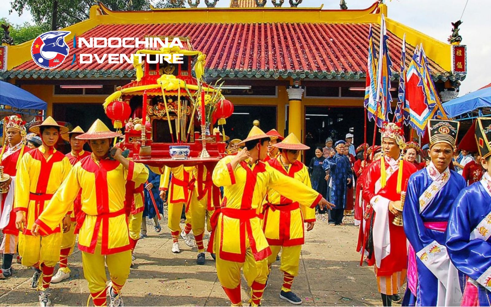 A sacred atmosphere spreads throughout the temple grounds during the Bai Dinh Pagoda Festival
