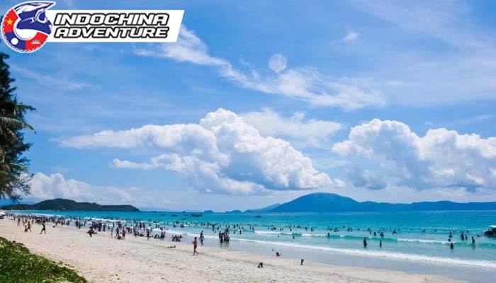 The beauty of My Khe Beach