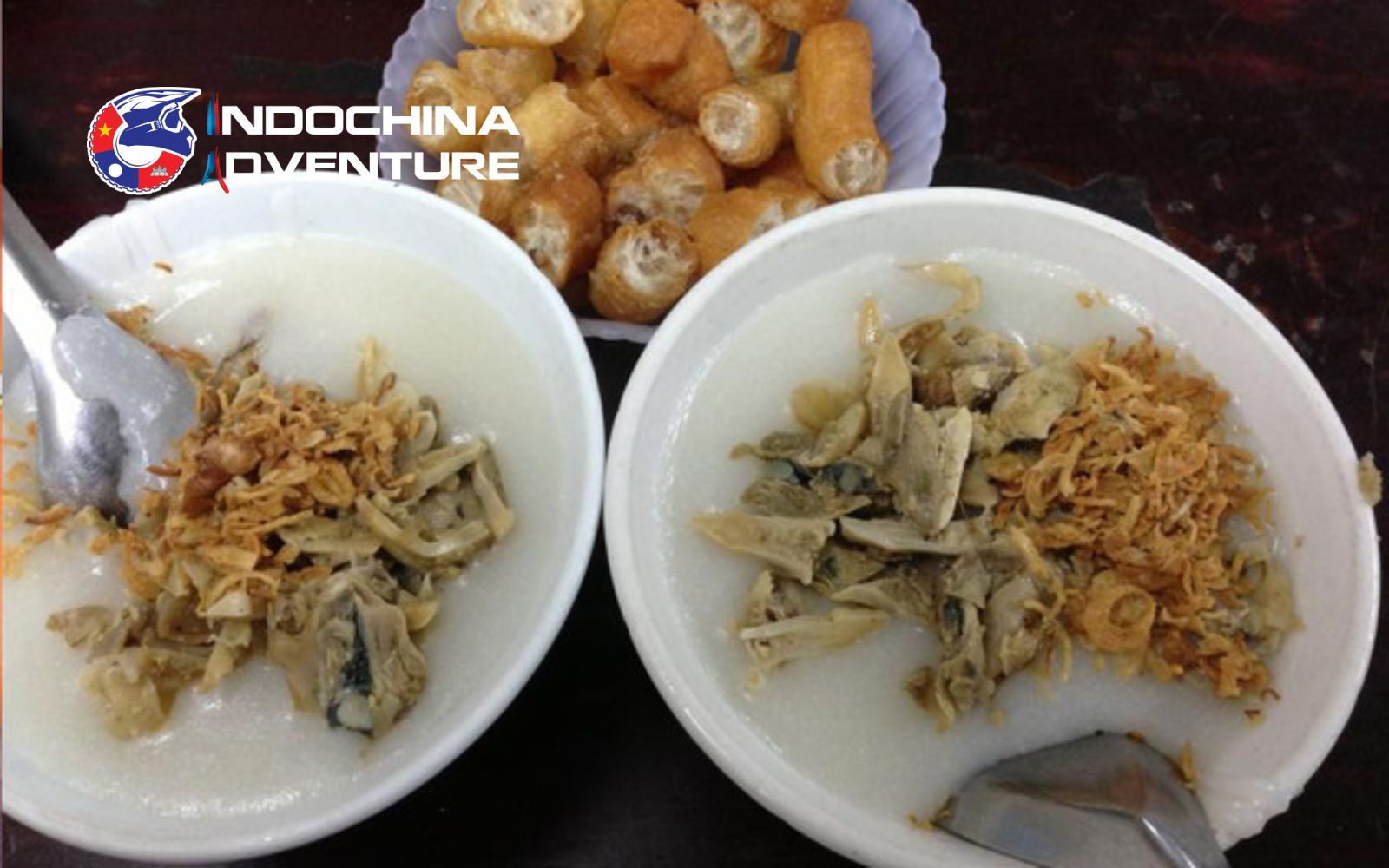 Bowl of mussel porridge with lots of mussel meat