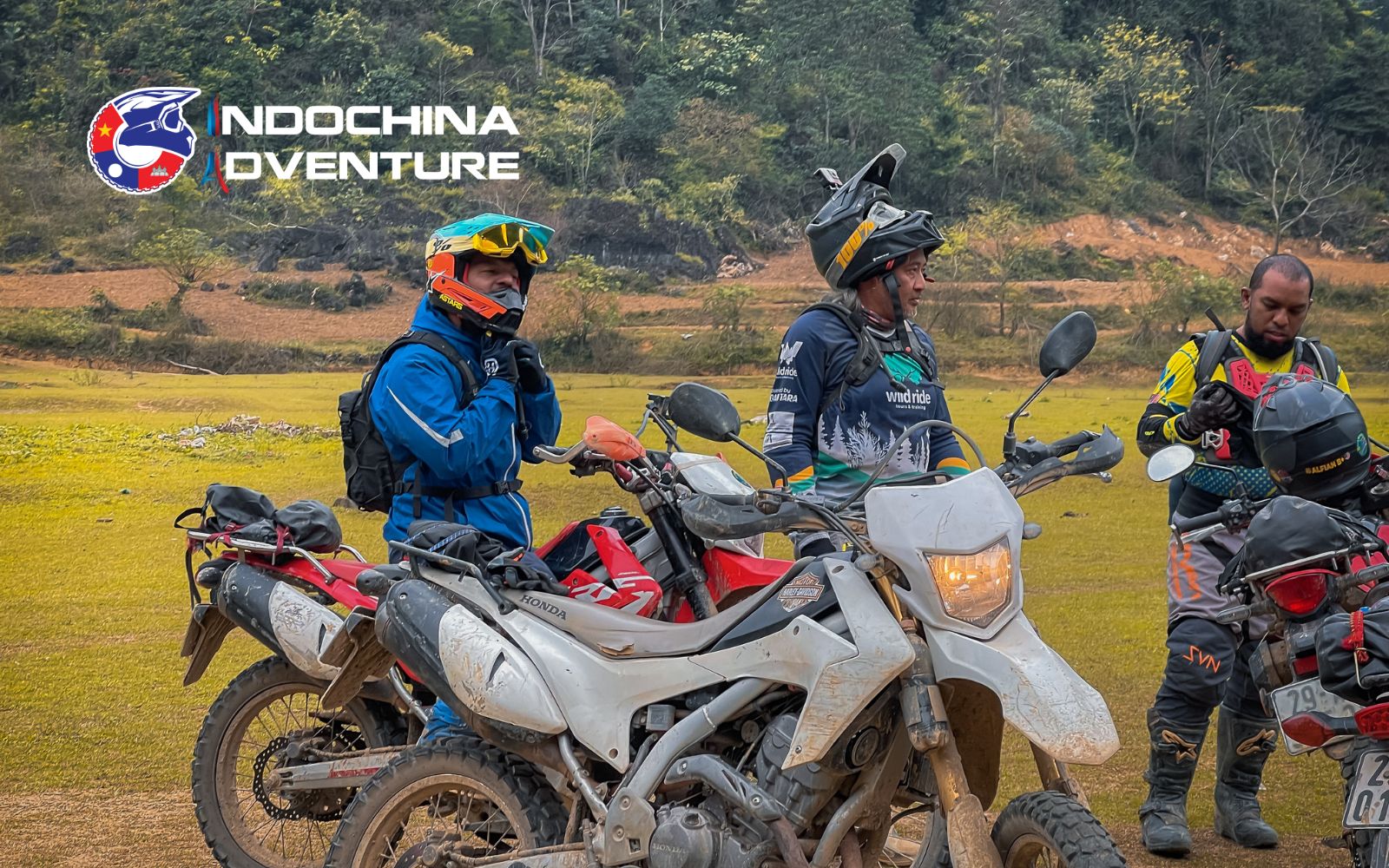What preparations are needed before traveling by motorbike in Ban Giuoc?