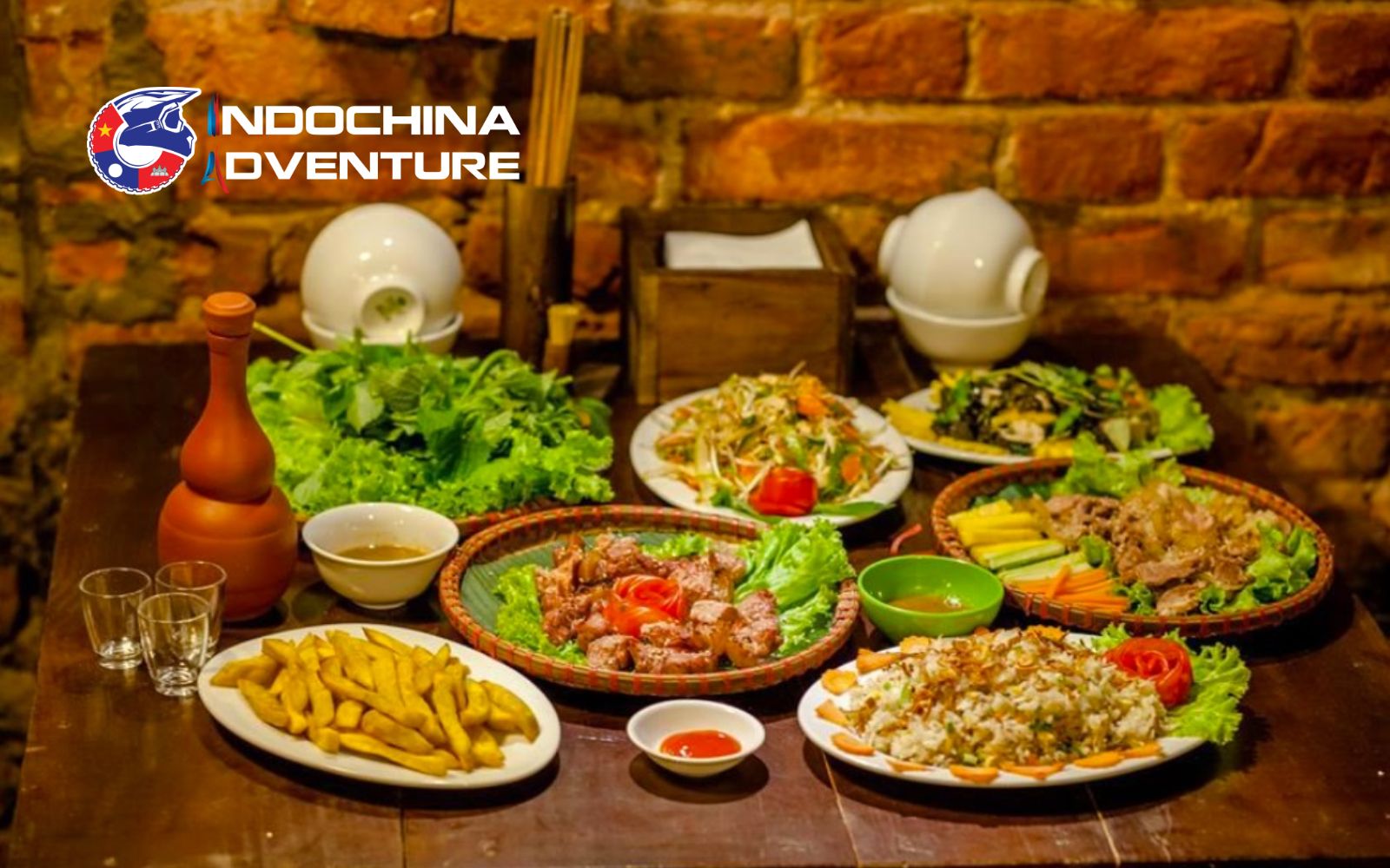 Known as one of the best restaurants in Hanoi, it specializes in beef and snail dishes.