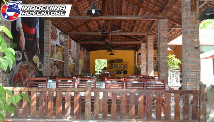 Red Tile Restaurant gives us a nostalgic and chilling vibe