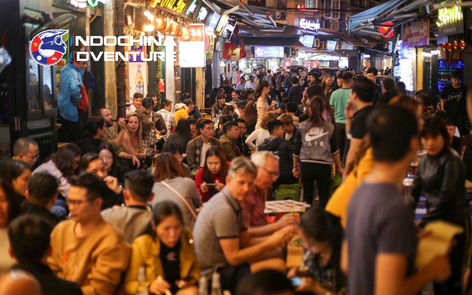 Ta Hien Street is known as the street that never sleeps in the middle of Hanoi