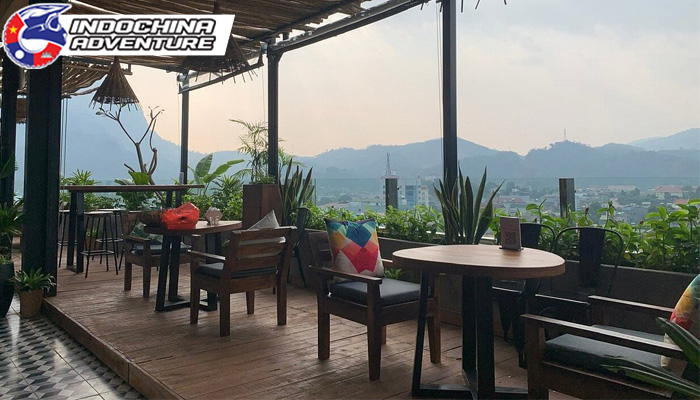 The bar offers a one-of-a-kind dining experience with a rooftop setting provides panoramic views of Ha Giang