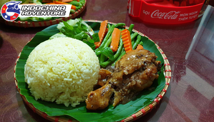 The fried rice’s distinctive flavor and presentation provide a memorable culinary journey
