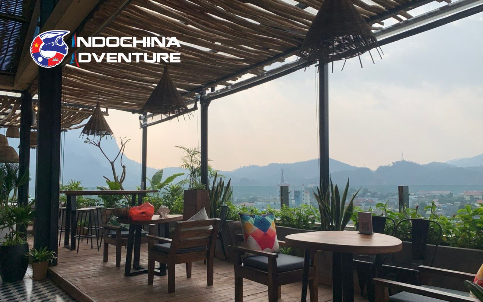 The bar offers a one-of-a-kind dining experience with a rooftop setting provides panoramic views of Ha Giang