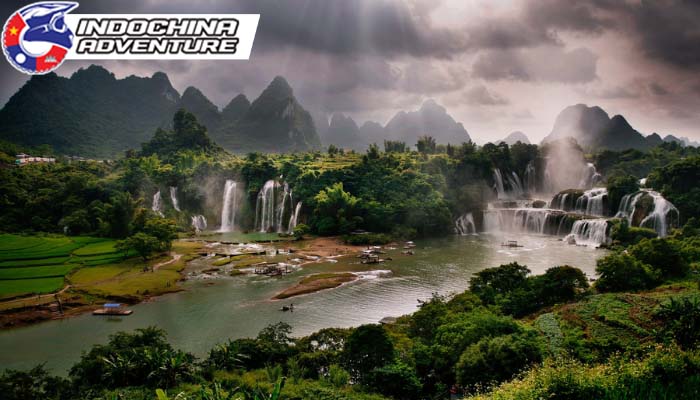 Witness Ban Gioc’s serene landscapes in the cool months from autumn to early winter.