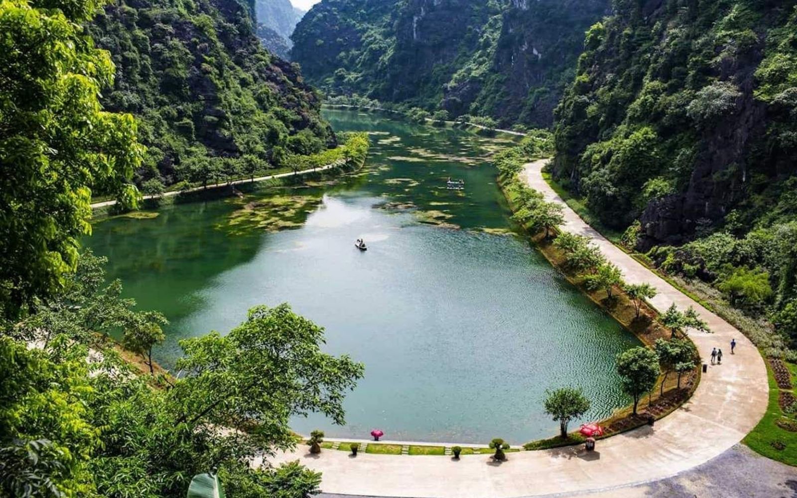 Discover hidden lakes and temples nestled in dramatic cliffs