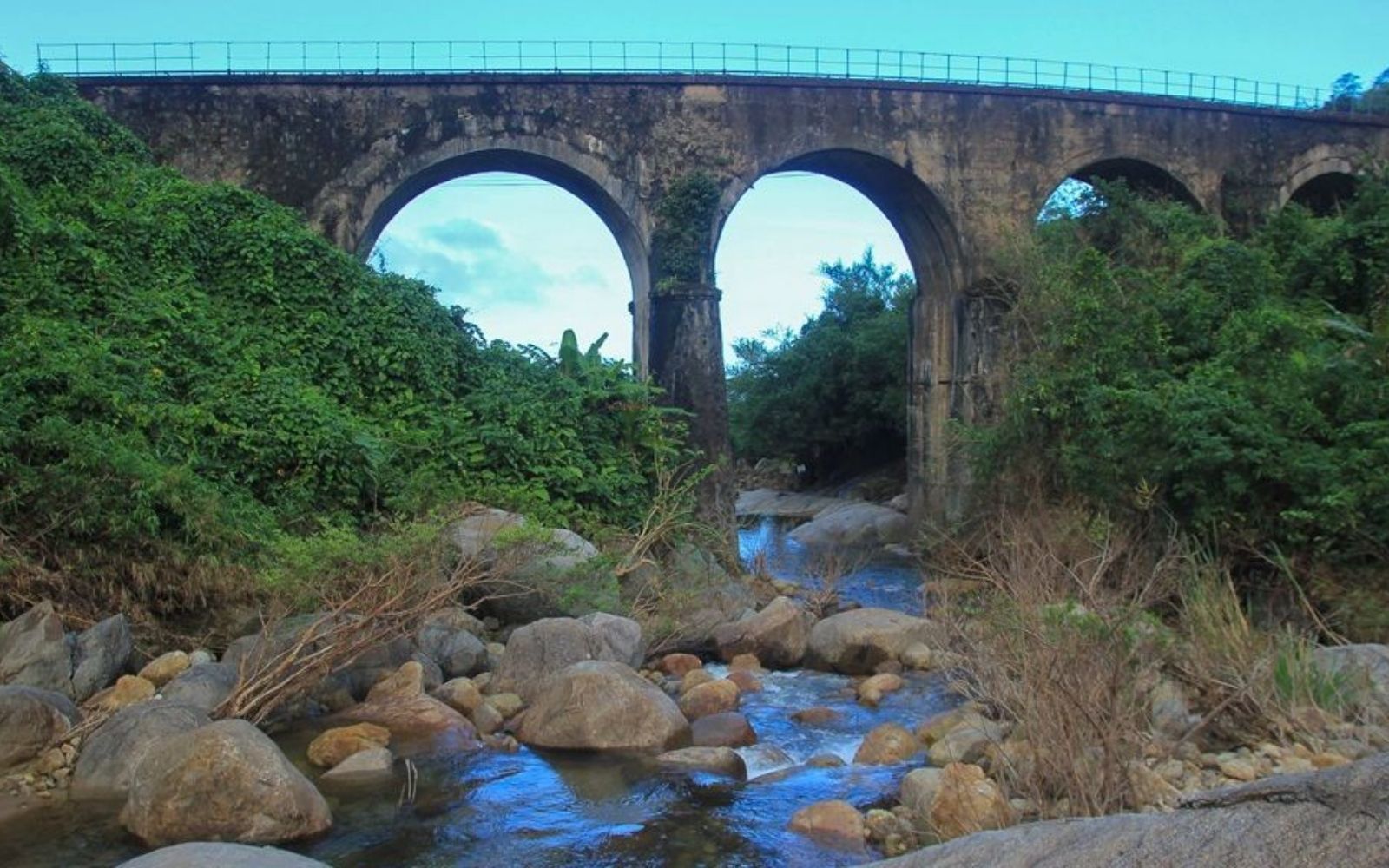 Vom Don Ca bridge - Must-visit place when joining Hai Van pass motorbike tour