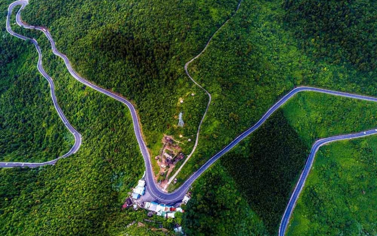 When is the best time to ride the motorbike tour Hai Van pass