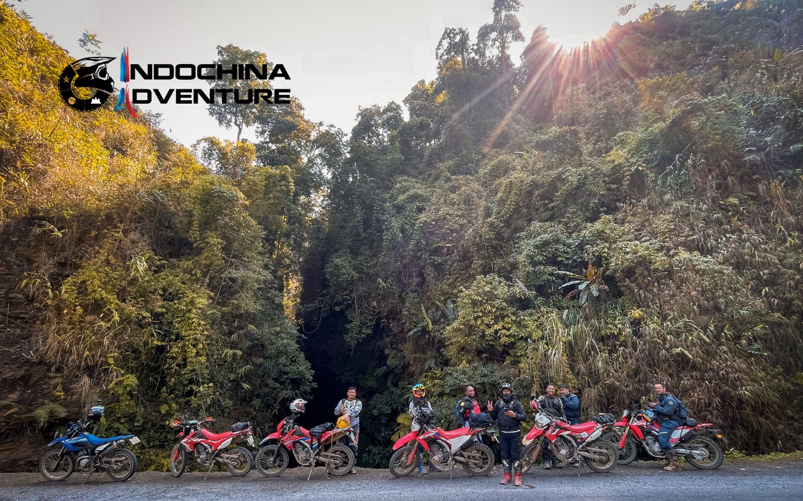 A shared moment on Meo Vac motorbike tours