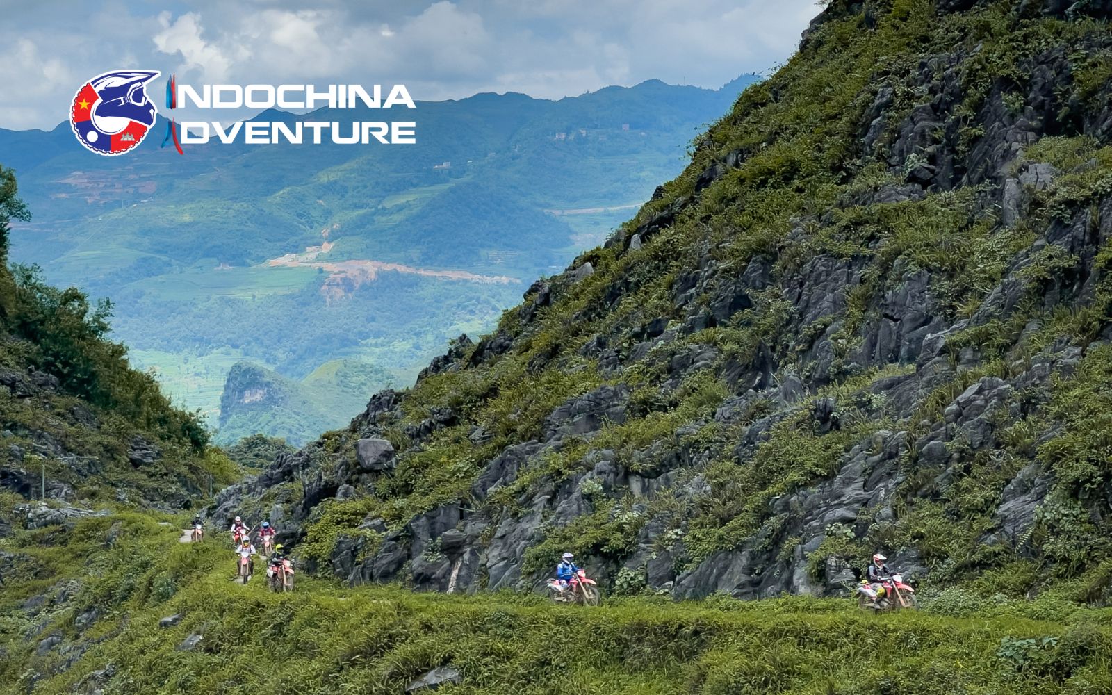 Conquer the Ma Pi Leng Pass road