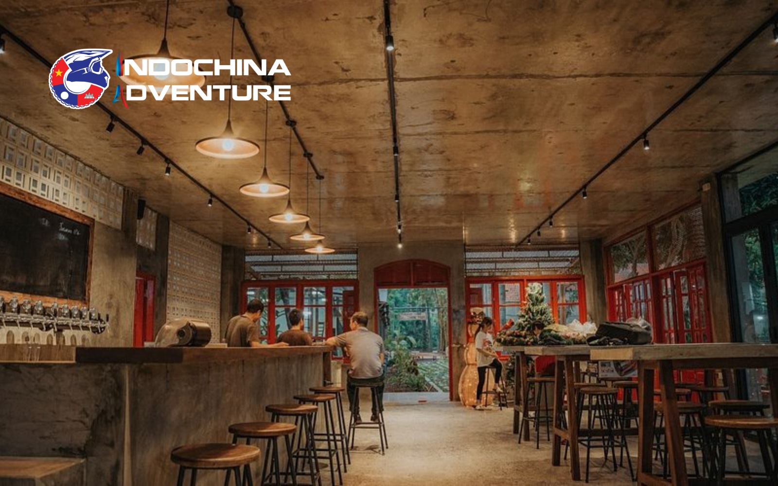 Many motorbike visitors adore Chookie’s Beer Garden as it ranked among the best restaurants in Ninh Binh’s lists