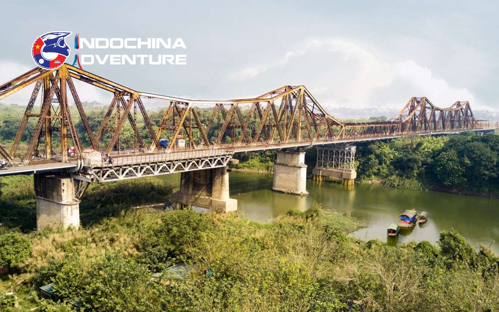 Long Bien Bridge ride in Ha Noi