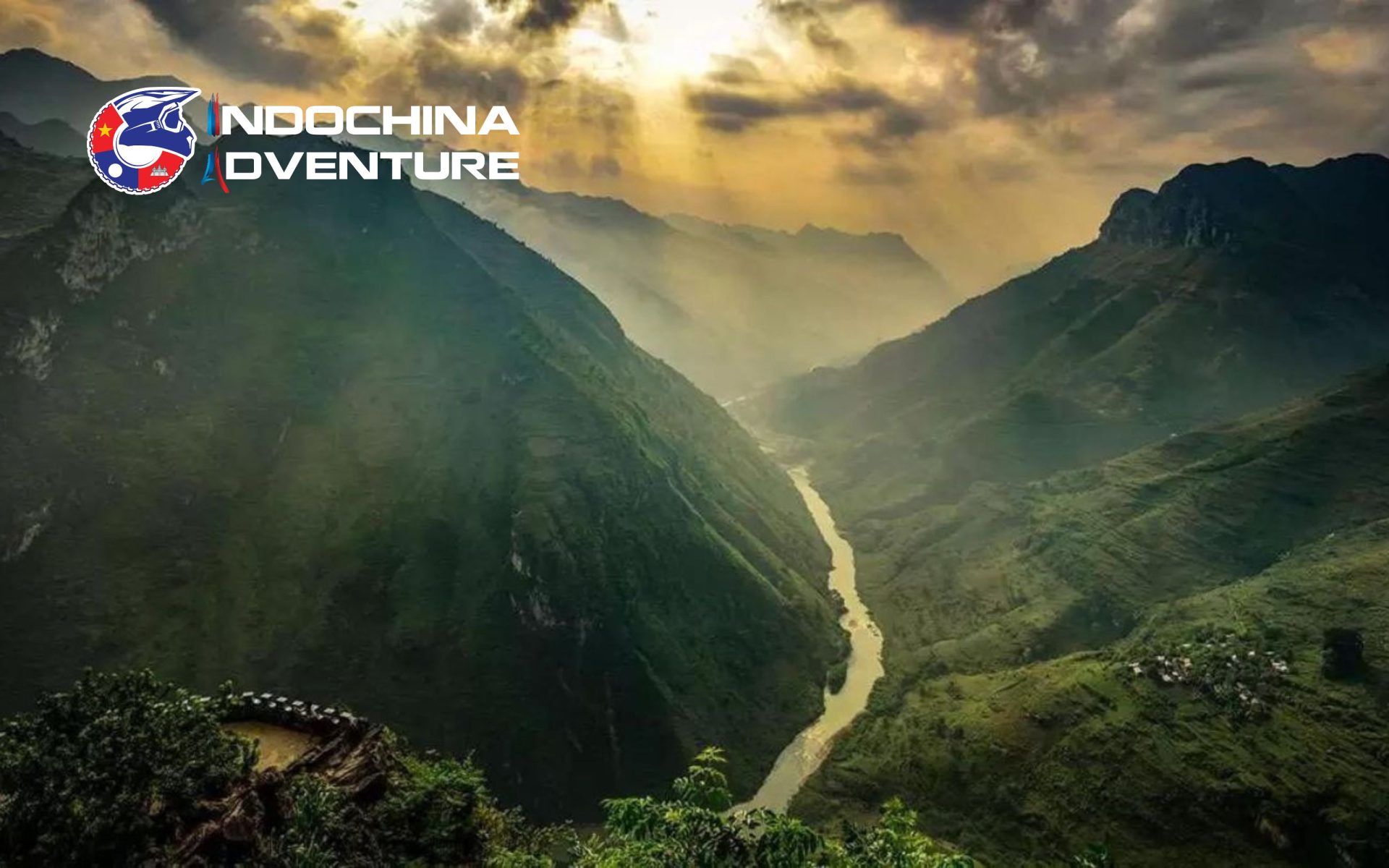 Misty mountains and bustling Sunday markets highlight the authentic charm of Meo Vac in winter Meo Vac loop by motorbike in winter