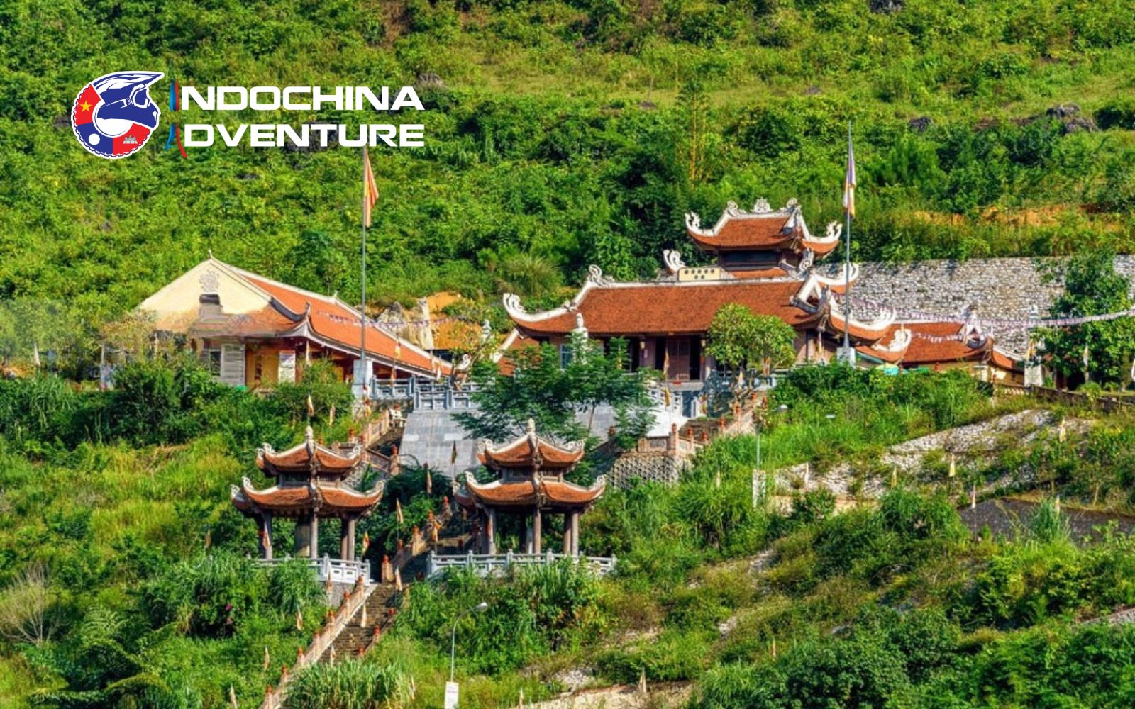 Gaze over valleys and cascades from this peaceful pagoda among the best places to visit in Ban Gioc Gaze over valleys and cascades from this peaceful pagoda among the best places to visit in Ban Gioc